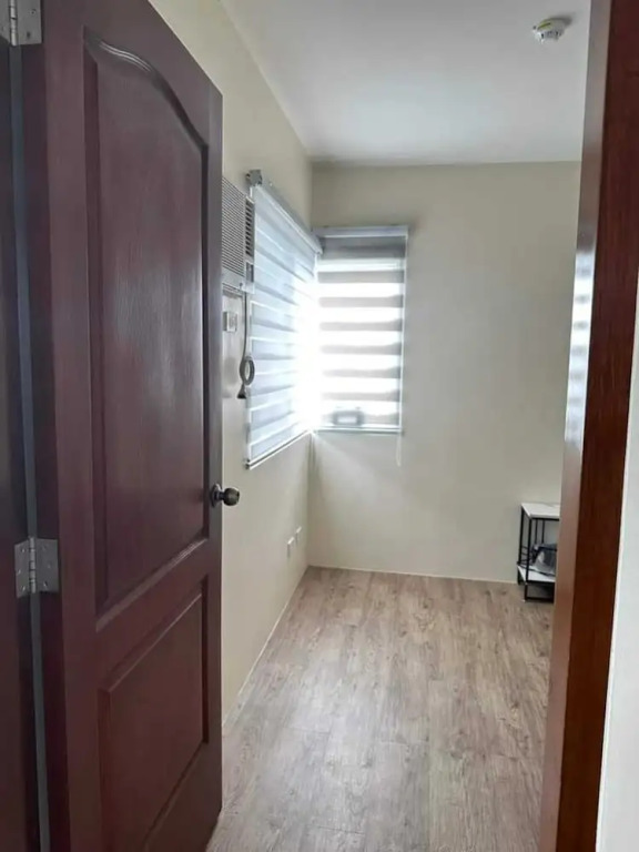 Fullerton Suites