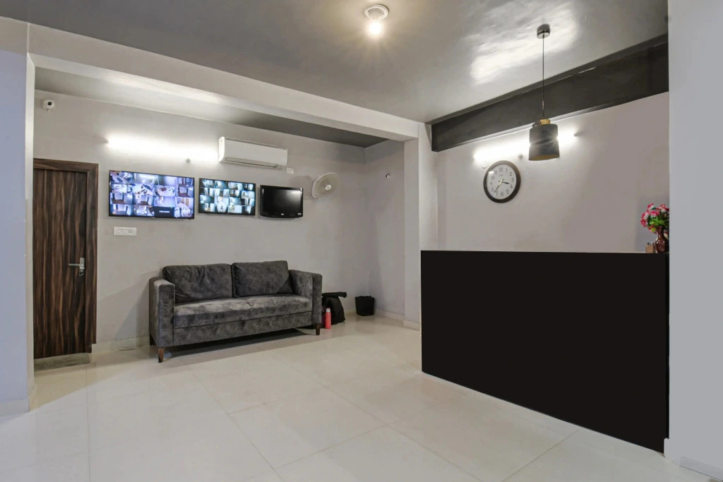 OYO 40963 Townhouse 404 Vidya Vihar