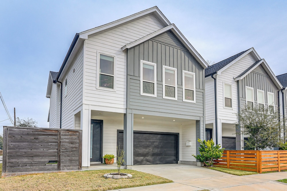4 Mi to Dtwn: Wfh-friendly Retreat in Houston