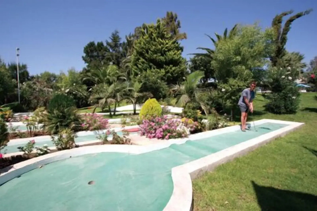 Nina Beach Hotel