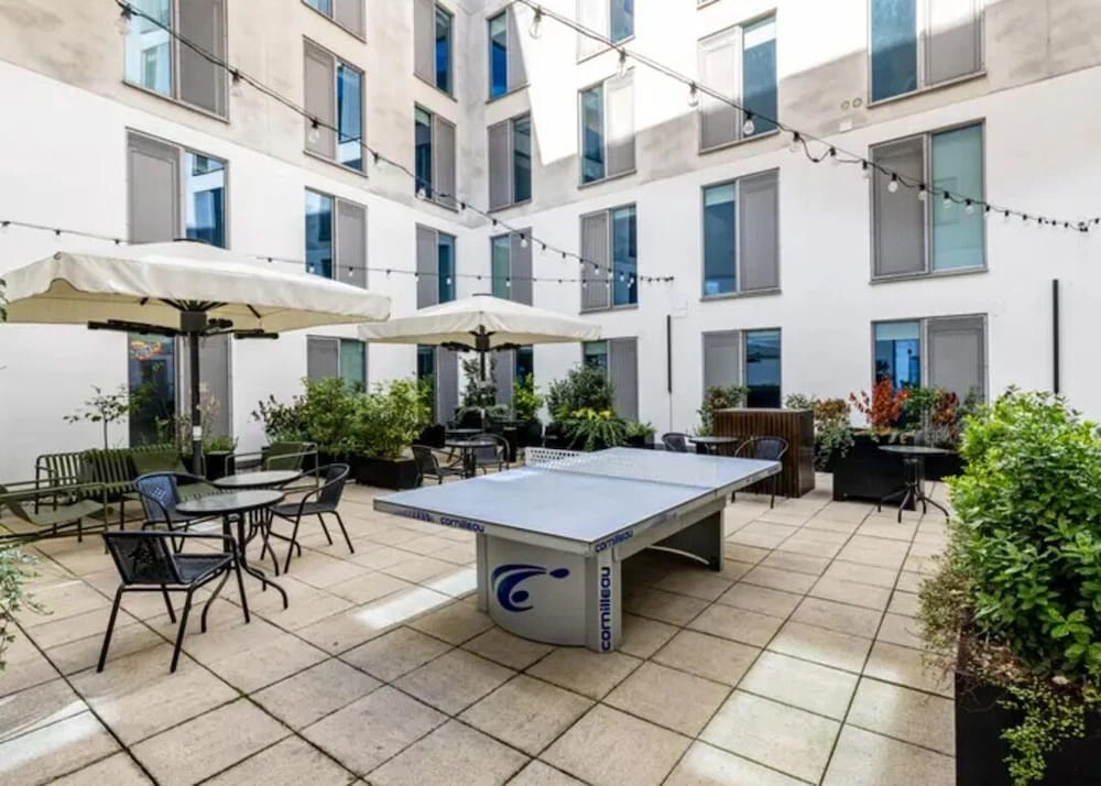 Student Only Modern Studio at Portobello Near Kensington and Chelsea