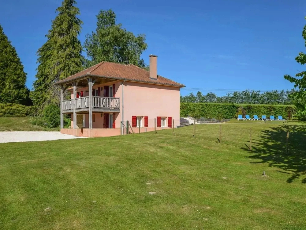 Elegant Domaine Stay in Dordogne