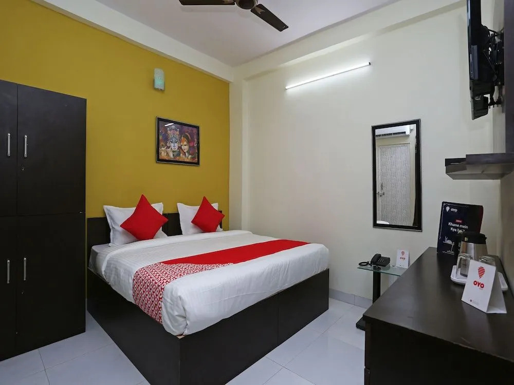 OYO 12127 Radhika Palace