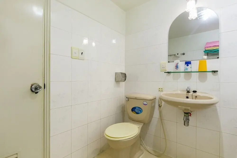 Minh Phuong-Hostel by OYO Rooms