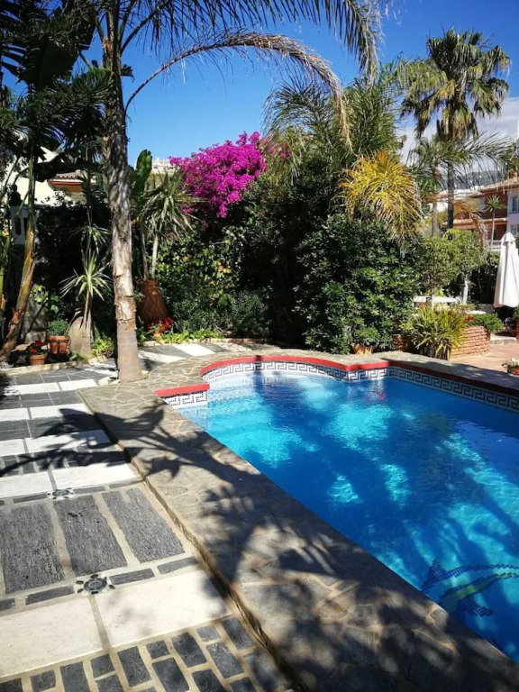 Majestic Villa by the Beach Heated Private Pool & Jacuzzi