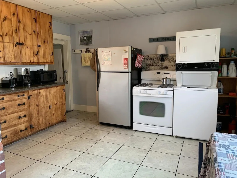 Geary House at Fifield Point - Three Bedroom Home