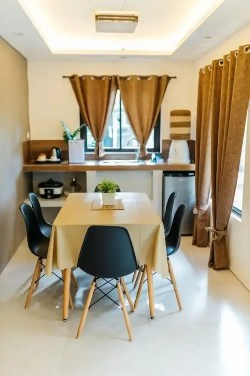 Spacio Caliraya Bed & Breakfast