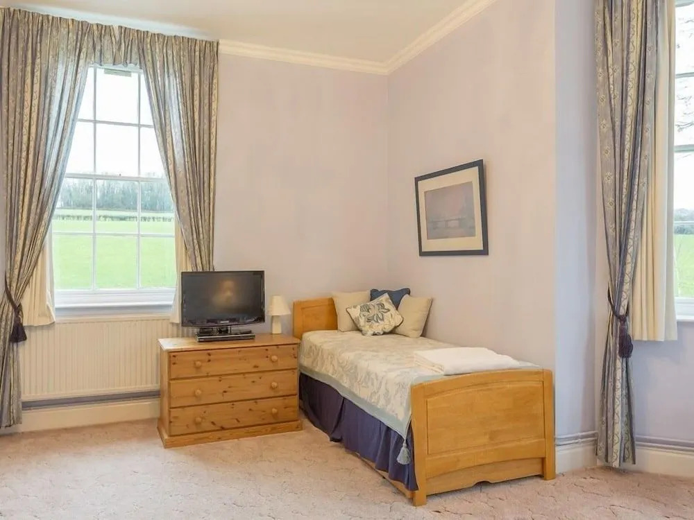 Marshwood Farm B&B and Shepherds Hut