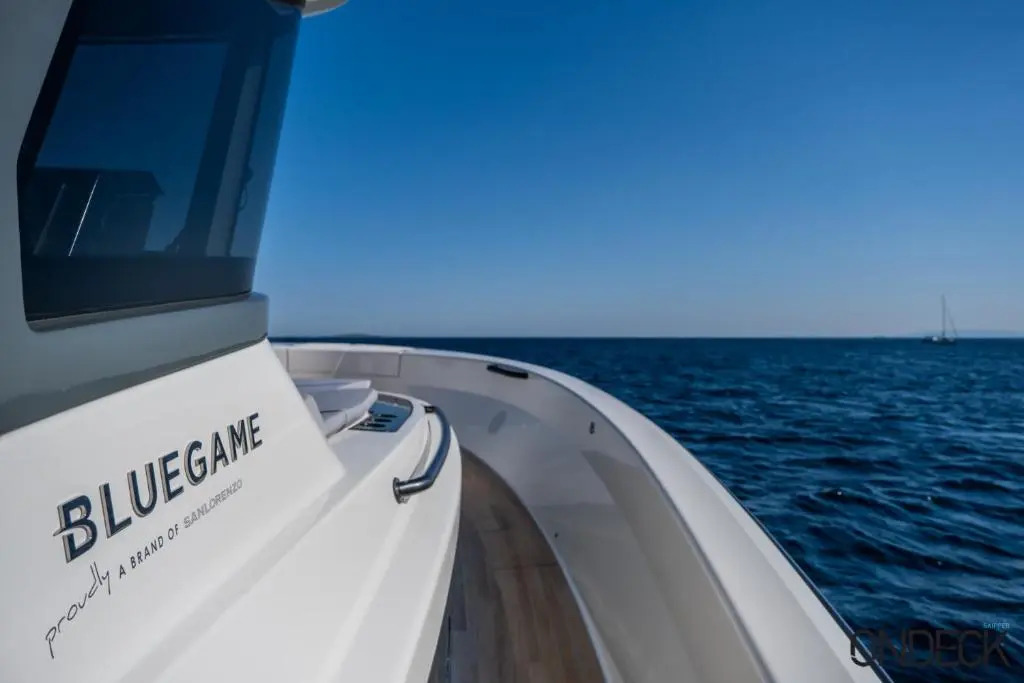 Yaloou Exclusive Yachting & More BLUEGAME 42