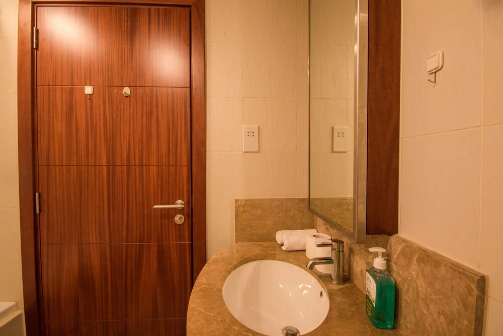 Private Room in Luxury Burj Vista Apartment with Burj Khalifa View