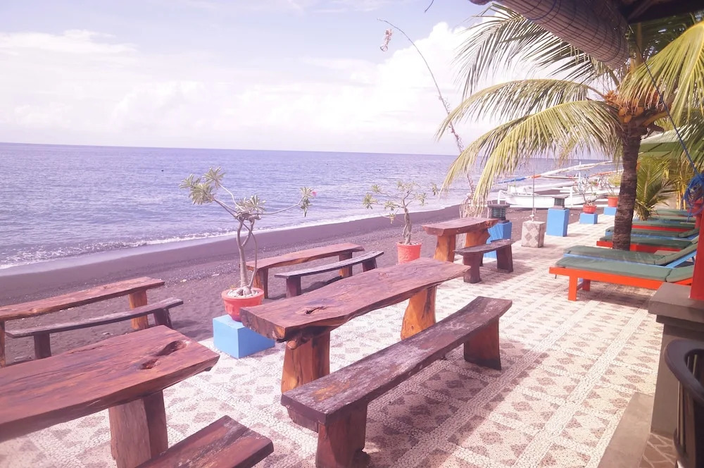 Arya Amed Beach Resort and Dive Center