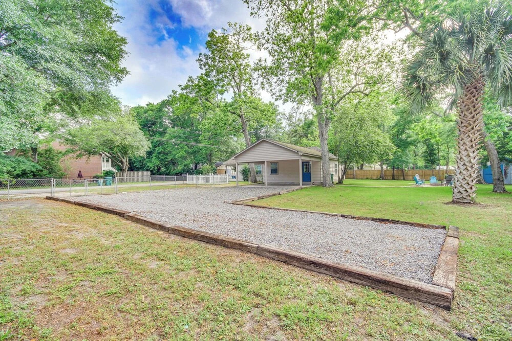 Gulfport Home w/ Fire Pit: Rv/trailer Parking