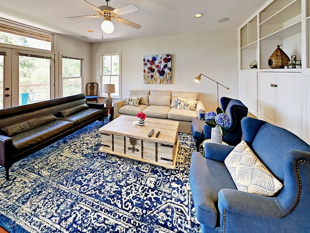 805 The High Road Home 4 Bedrooms 3.5 Bathrooms Home