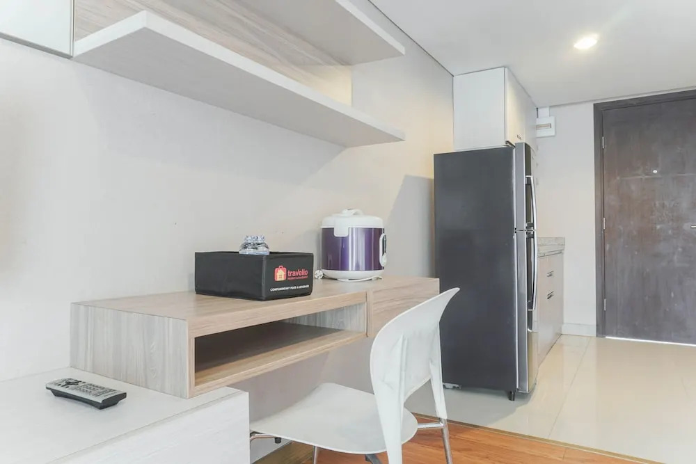 Comfortable And Nice Studio Room Apartement At H Residence