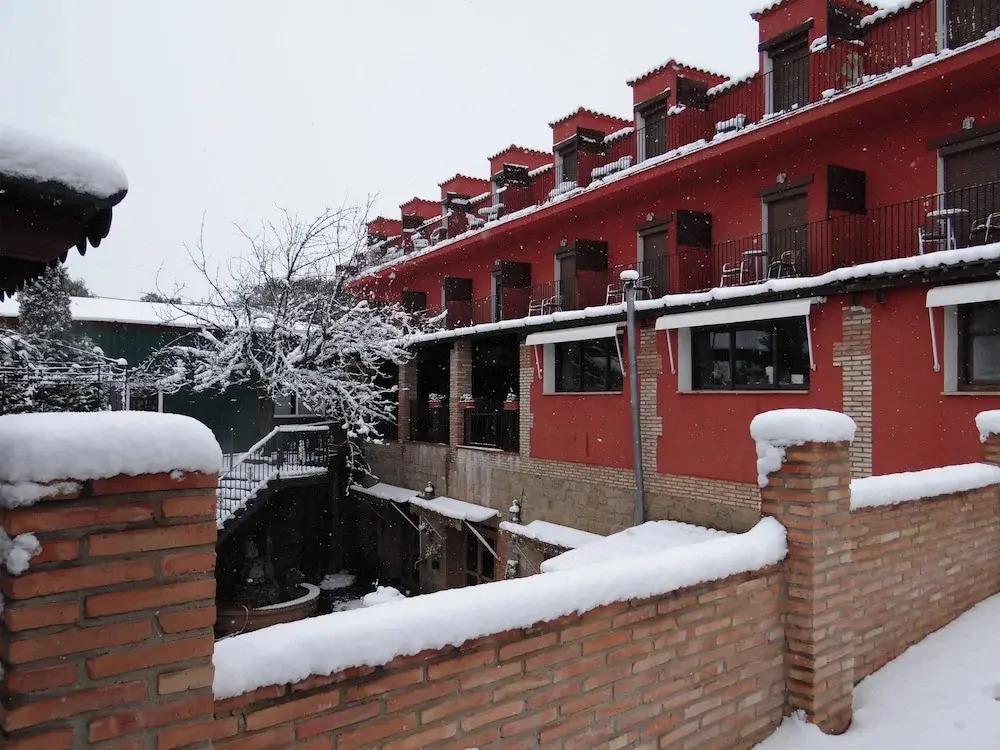 Hotel La Rueda 3000