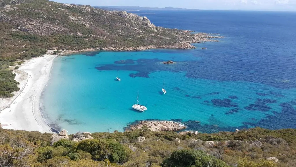 Three-room apartment for 6 people with air conditioning near Porto Vecchio