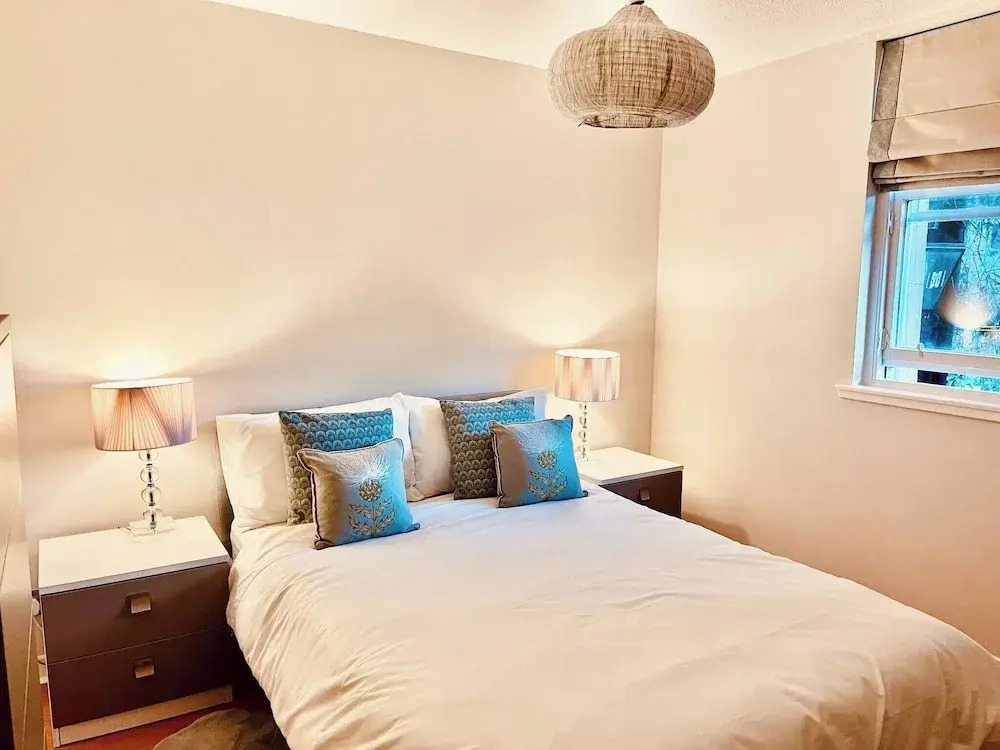 Charming Edinburgh Apartment Beside Edinburgh Castle