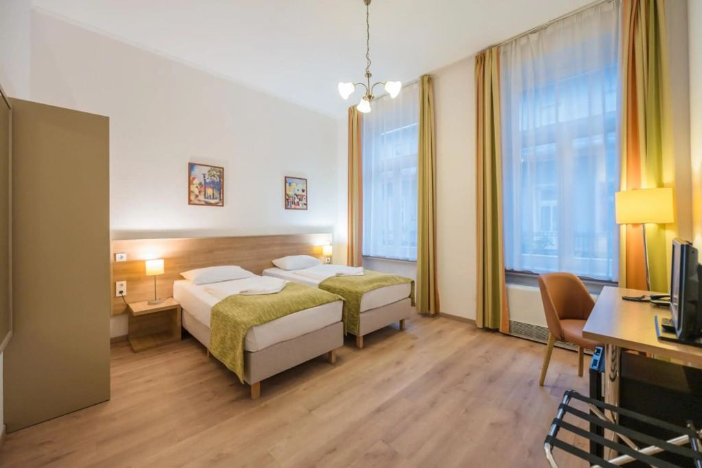 Siam Piman Hotel