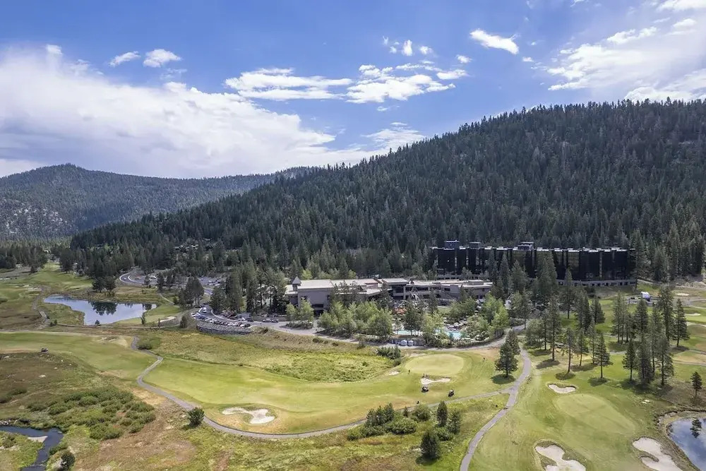 Ski-in/ski-out! 2BR Condo w/ Resort Pools, Spa