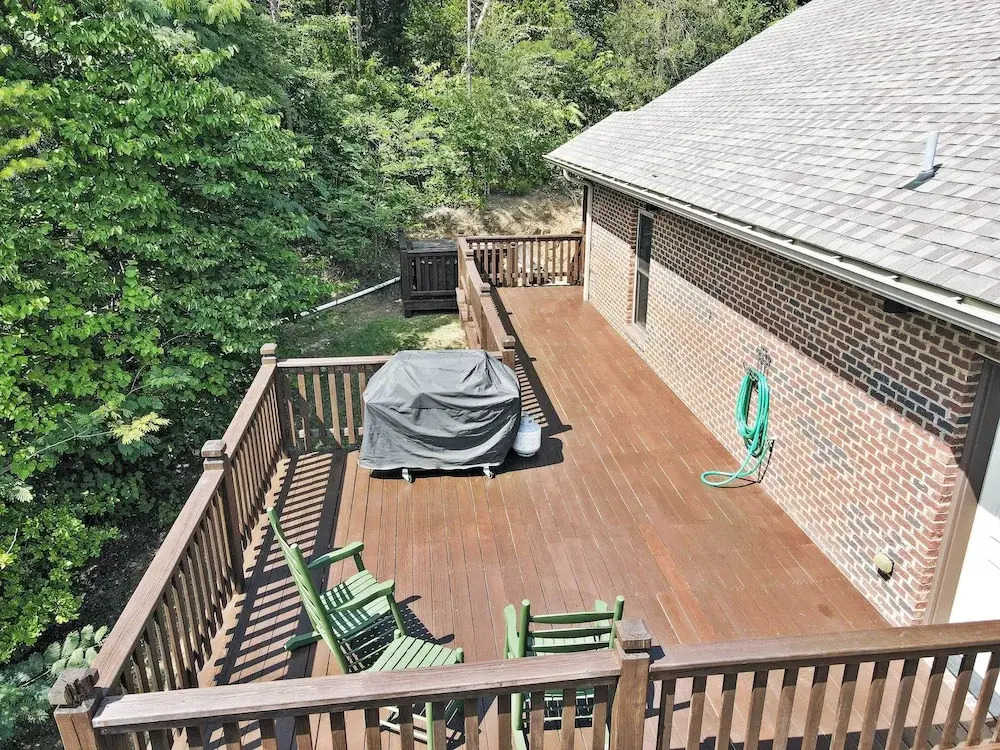 Hot Tub & Game Room! Group-ready Smokies Cabin