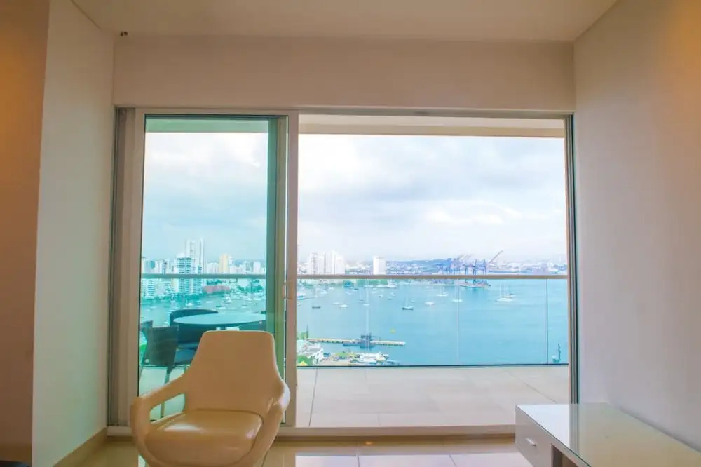 Luxurious Oceanfront Apartment
