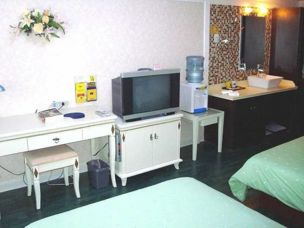 Home Inn Hong Kong Middle Road