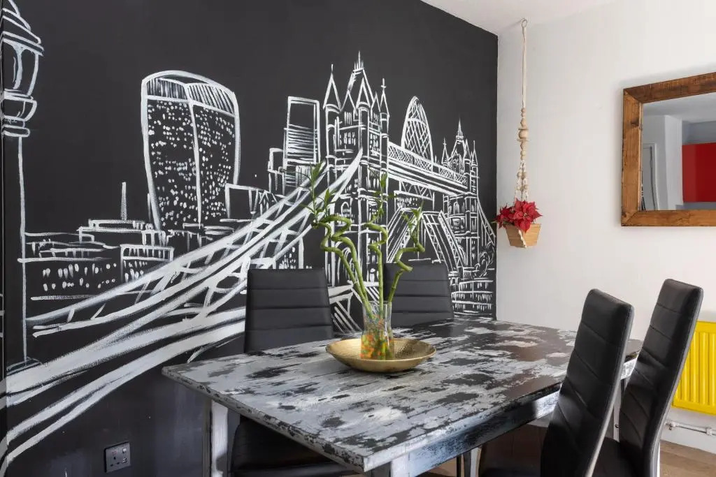Tower Bridge Rainbow Suites