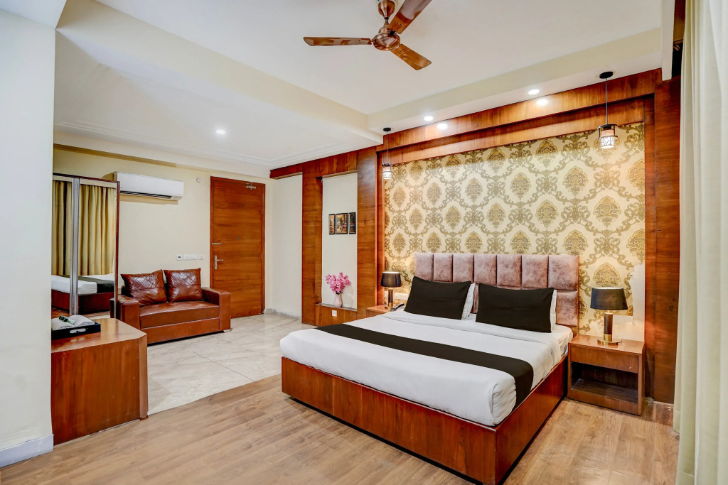 Townhouse Oak Sector 47 Near Medanta