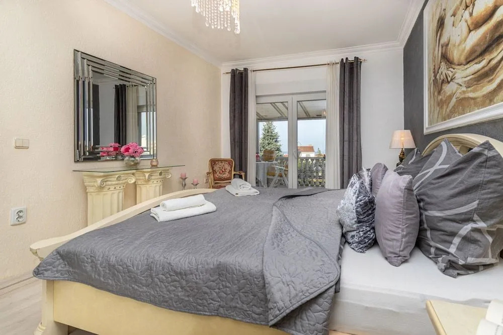 Holiday Apartment Ana Karenjina