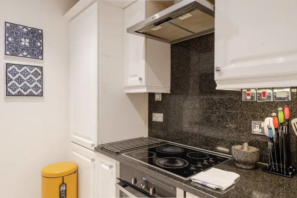 Central 2BR Home in Heart of Kensington, 4 Guests