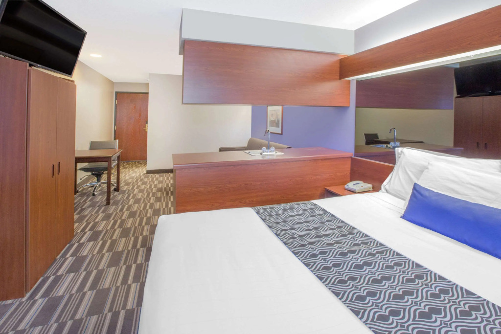 Microtel Inn and Suites Manistee
