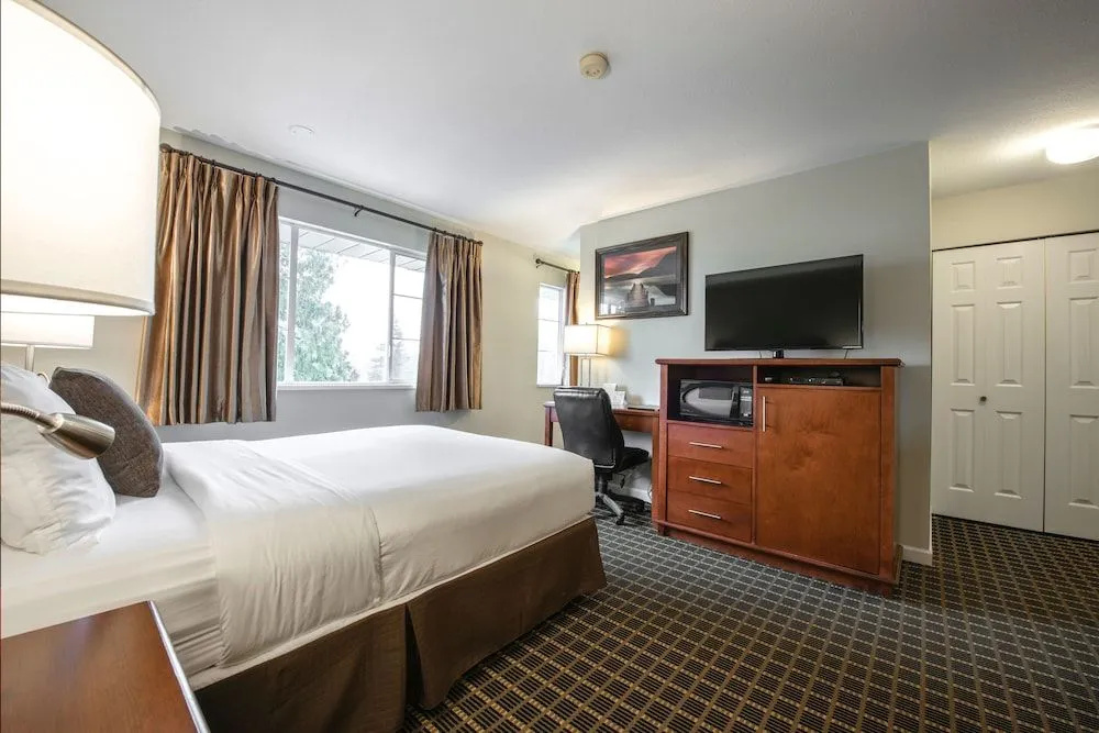 Gibsons Garden Hotel