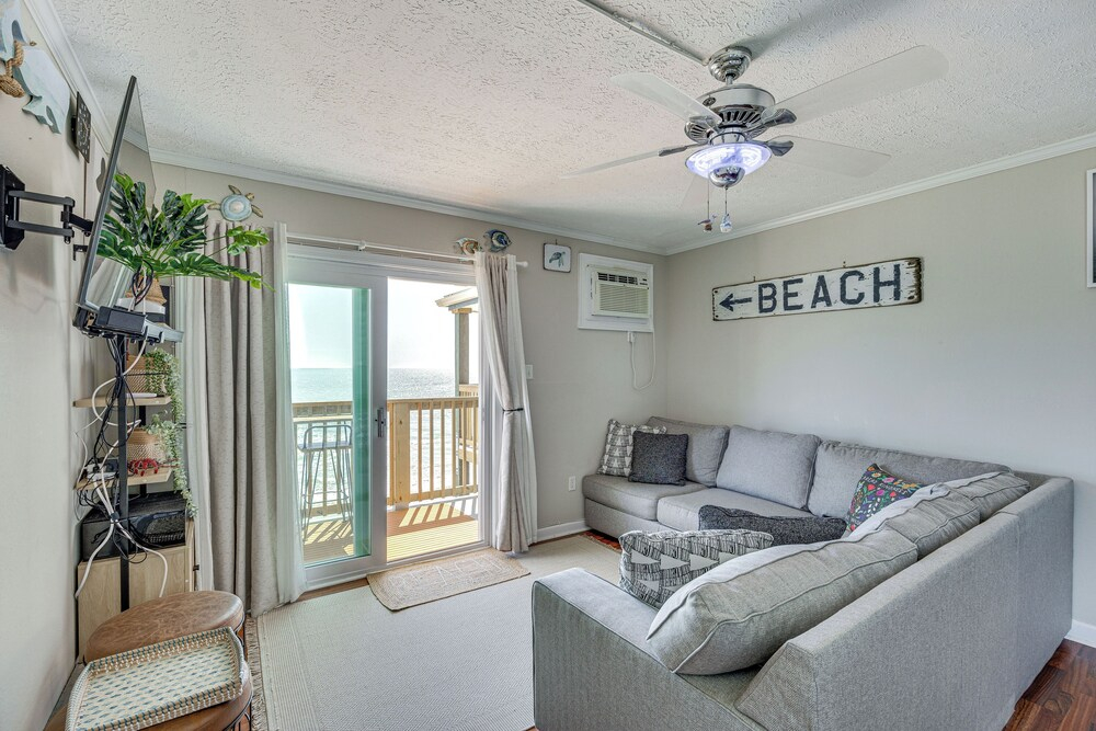 North Topsail Beach Condo w/ Ocean-view Balcony!