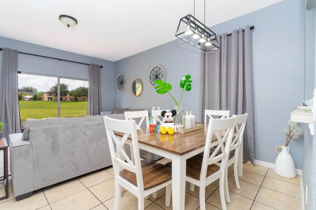 Cozy Home at Luxury Resort Regal Palm 206
