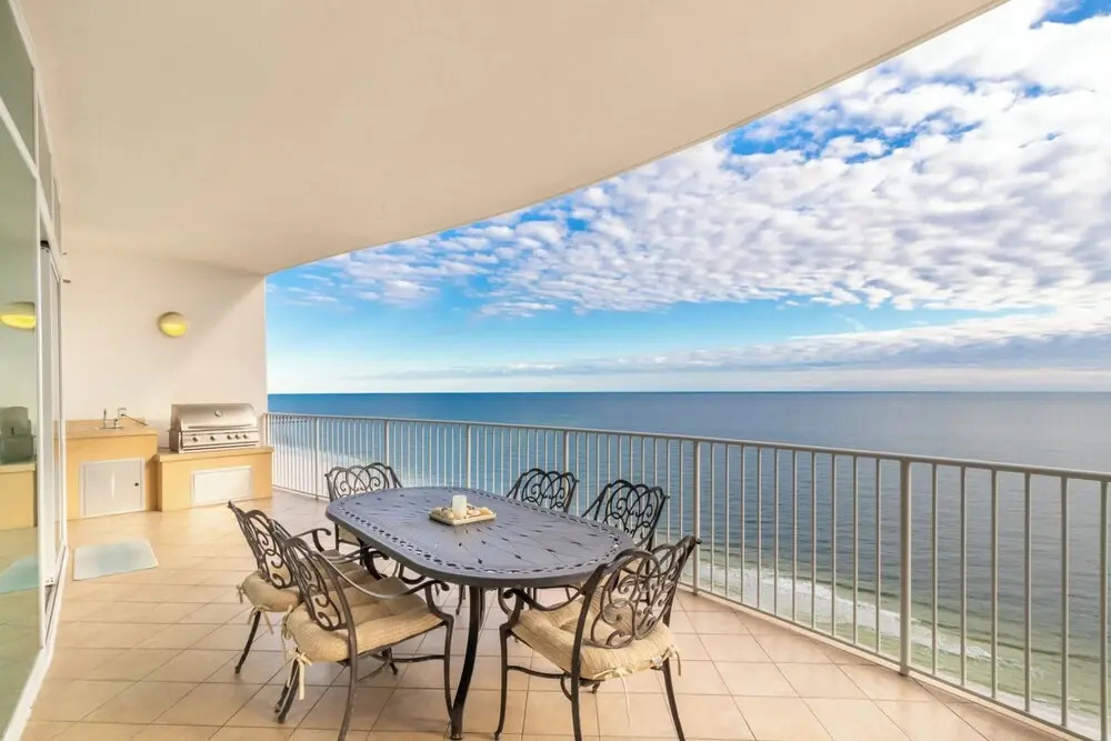 Turquoise Place C2205