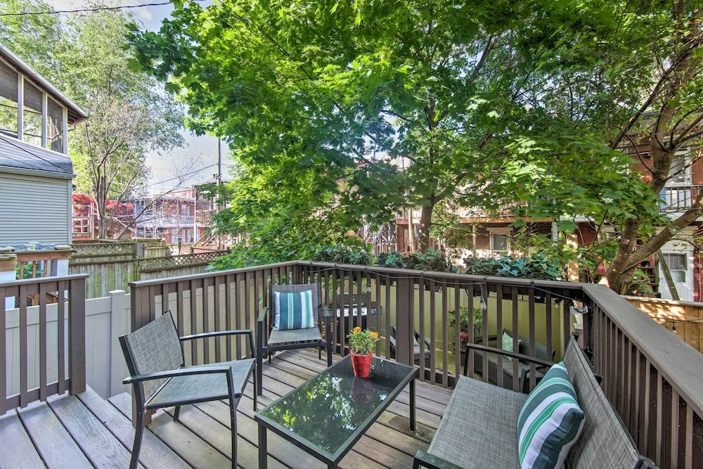 Harrisburg Retreat w/ Deck, Balcony & Grill!