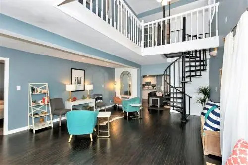 Light House Grand Suite (Luxury Bayfront House Sleeps 10, Private Cabanas, Fire Pits and 100` Pier)