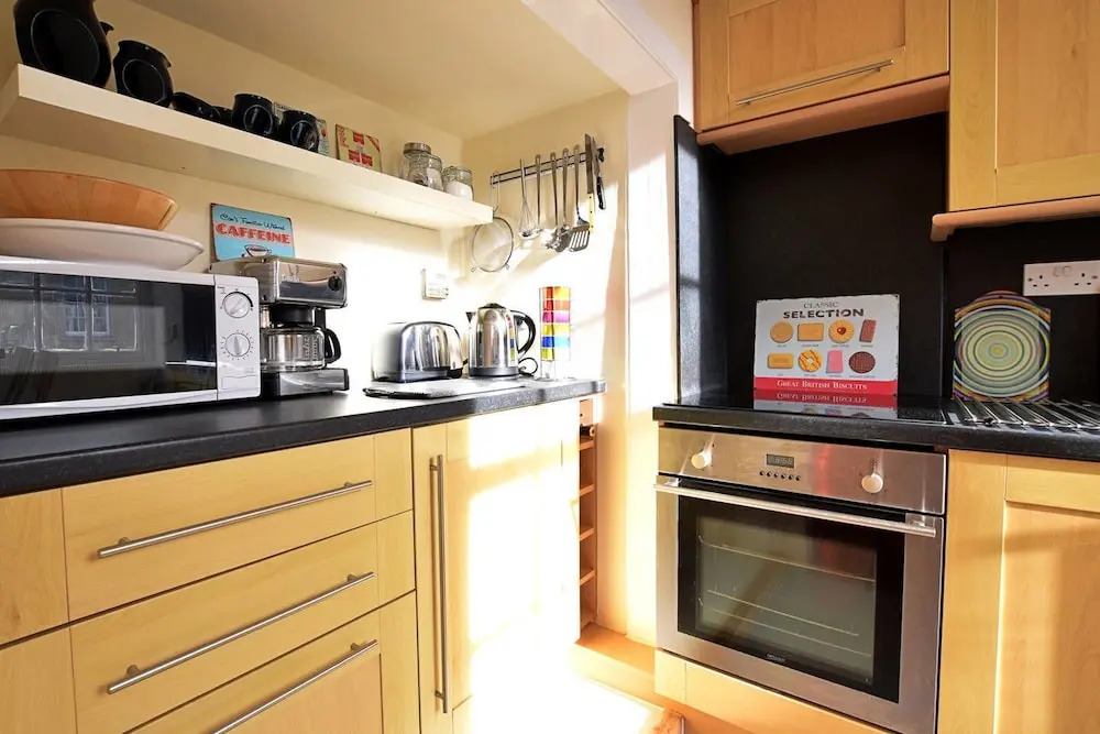 JOIVY Bright New Town 2 bed Apt - 5 Mins to Princes St
