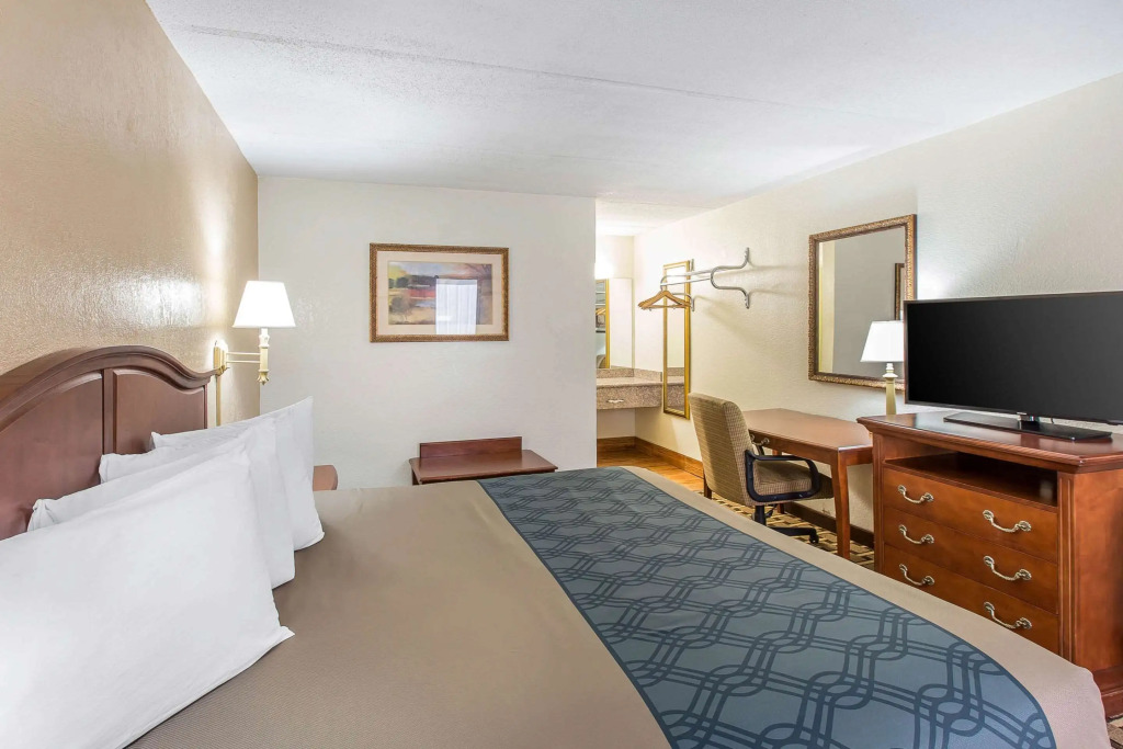 Econo Lodge Savannah Midtown