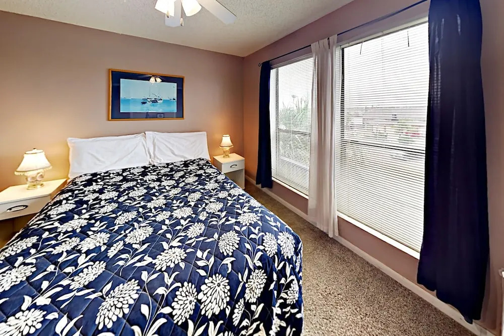 Fortuna Bay #10 2 Bedrooms 1.5 Bathroom Condo