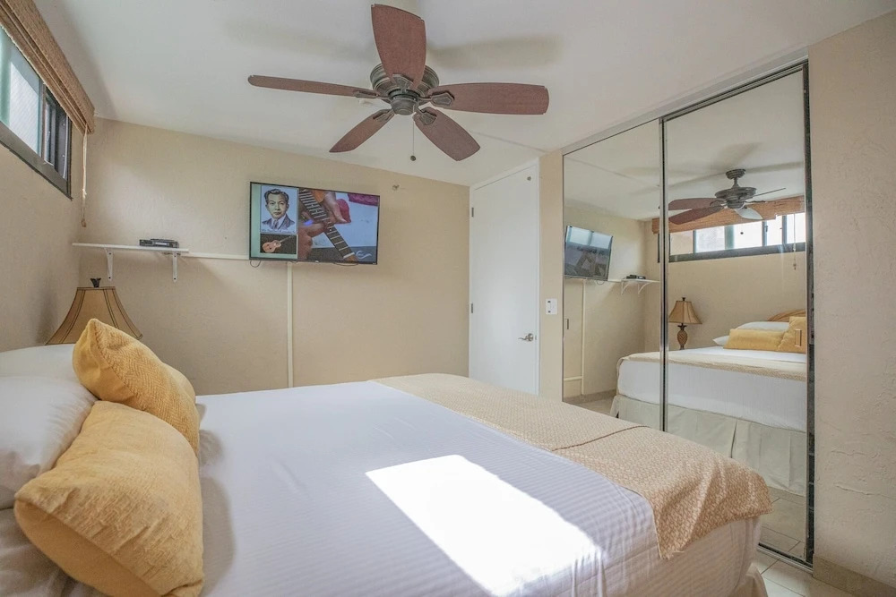 Panoramic Ocean View 1br Condo Suite 150 Feet From The Ocean At Papakea Ocean Front Resort 1 Bedroom Condo by Redawning