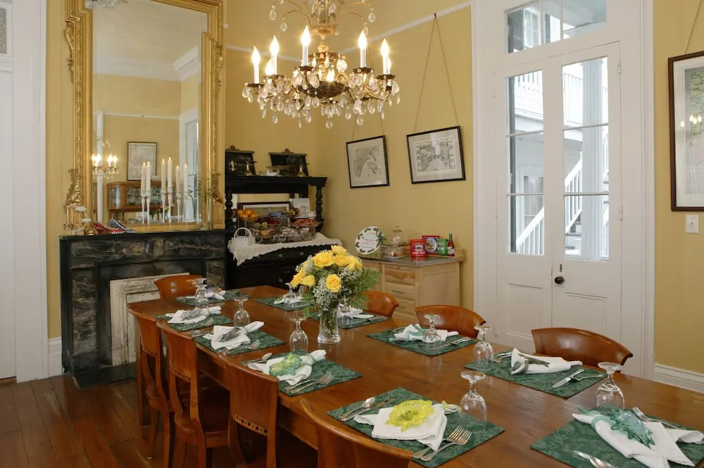 Ashtons Bed and Breakfast
