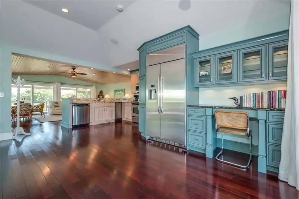 Homes-293 Harbor Drive