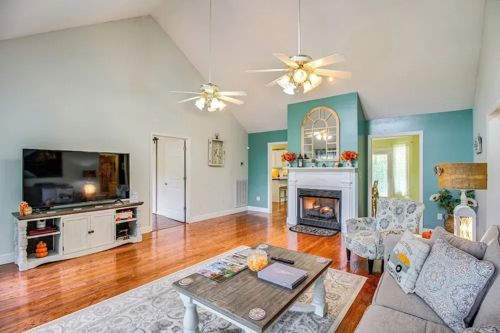 Charming Trenton Home w/ Mtn Views & Patio!