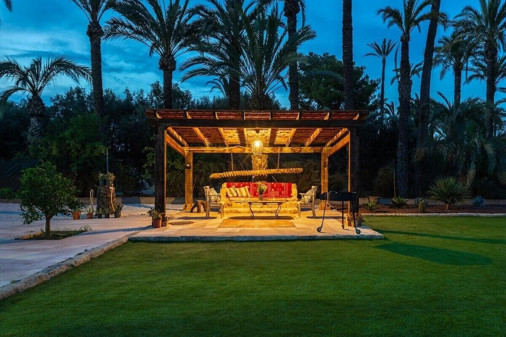 Historical Palms Villa by Fidalsa