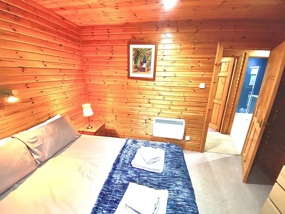 Braemar Lodge Cabins Not for profit