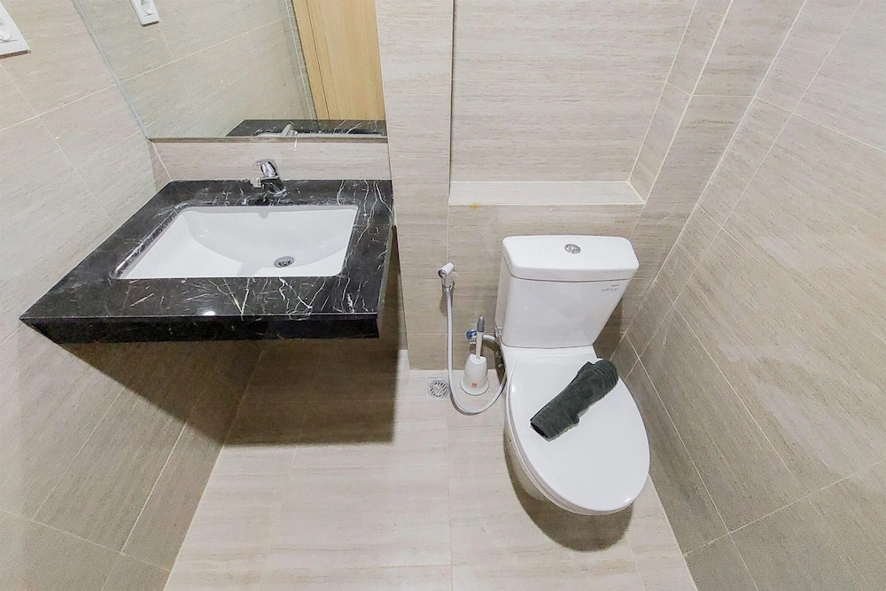 Spacious and Lavish 3BR at Hillcrest House Apartment By Travelio