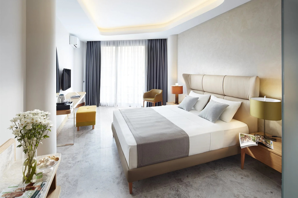 Lalila Blue Suites