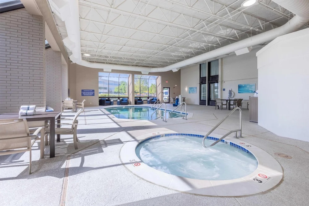 Drury Inn & Suites St. Louis Airport