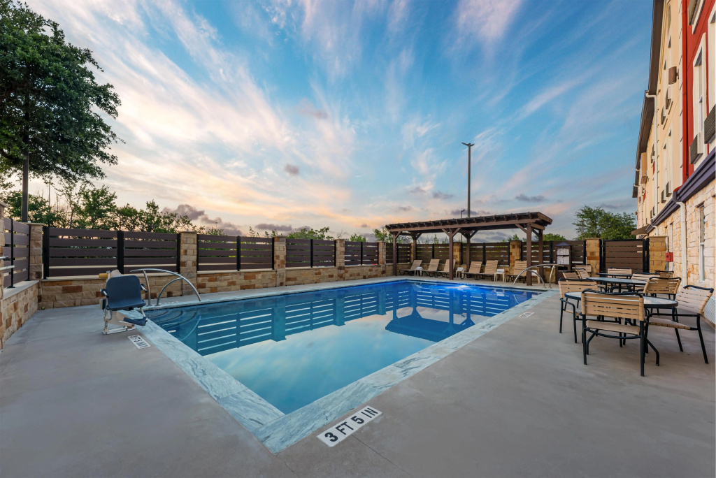 Best Western Plus Georgetown Inn & Suites